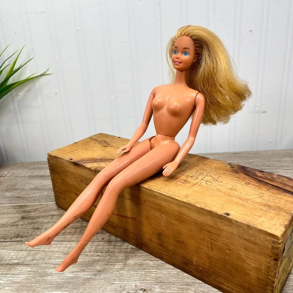 Vintage Barbie Doll Superstar Era Palm To Rear Hands Blonde Hair‎ Early 80s